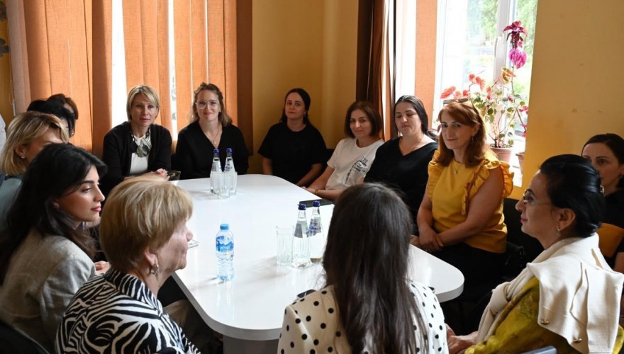 პარლამენტის წევრები ხულოს მუნიციპალიტეტში ქალთა სოციალურ-ეკონომიკური გაძლიერების პროგრამებს გაეცნენ