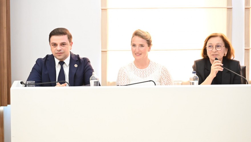 Joint Meeting of the Interim Commission on Women's and Children's Issues and Regional and Municipal Councils Held at the Supreme Council of Ajara AR