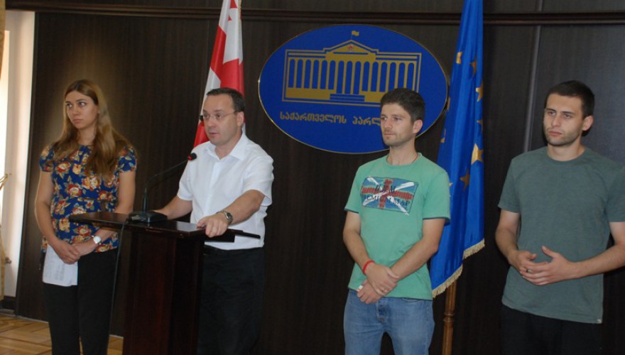 პარლამენტის წევრის, გიორგი ცაგარეიშვილისა და ადამიანის უფლებათა დამცველების ერთობლივი პრესკონფერენცია