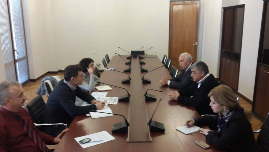 რეგიონული პოლიტიკის და თვითმმართველობის კომიტეტის თავმჯდომარე, ერეკლე ტრიპოლსკი და კომიტეტის თავმჯდომარის პირველი მოადგილე, გია ჟორჟოლიანი „დემოკრატიული მმართველობის ინიციატივა საქართველოში\" პროექტის წარმომადგენლებს შეხვდნენ