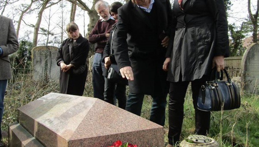 პარლამენტის წევრმა, ფრიდონ საყვარელიძემ ქალაქ სევენოუქსში უორდროპების საფლავი გვირგვინით შეამკო