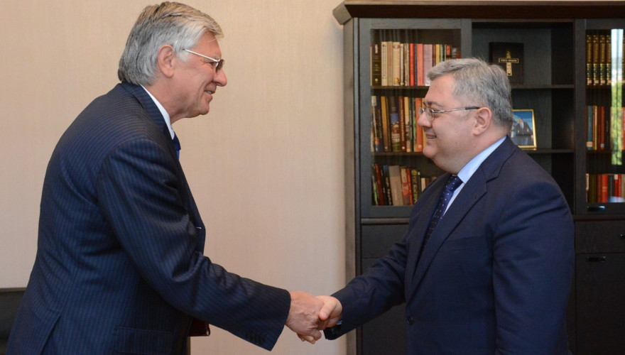 დავით უსუფაშვილი საქართველოში უნგრეთის რესპუბლიკის საგანგებო და სრულუფლებიან ელჩს შეხვდა