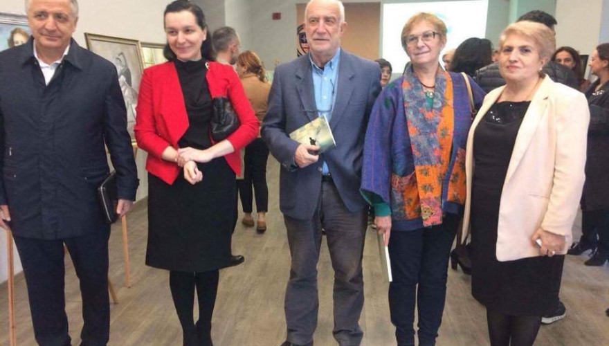 Mariam Jashi and Isko Daseni visited the exhibition of the works by Yazidi Kurds