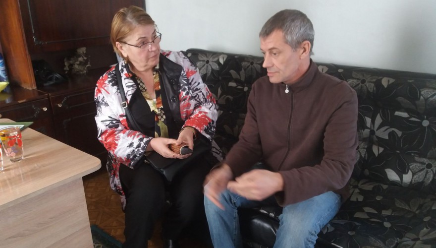 დიასპორისა და კავკასიის საკითხთა კომიტეტის წევრი სვეტლანა კუდბა 30-წლიანი ემიგრაციიდან საქართველოში დაბრუნებულ ედუარდ ზალიასს შეხვდა