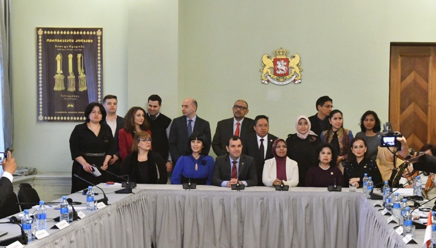 ზაზა ხუციშვილის შეხვედრა ინდონეზიის რესპუბლიკის პარლამენტის დელეგაციის წევრებთან