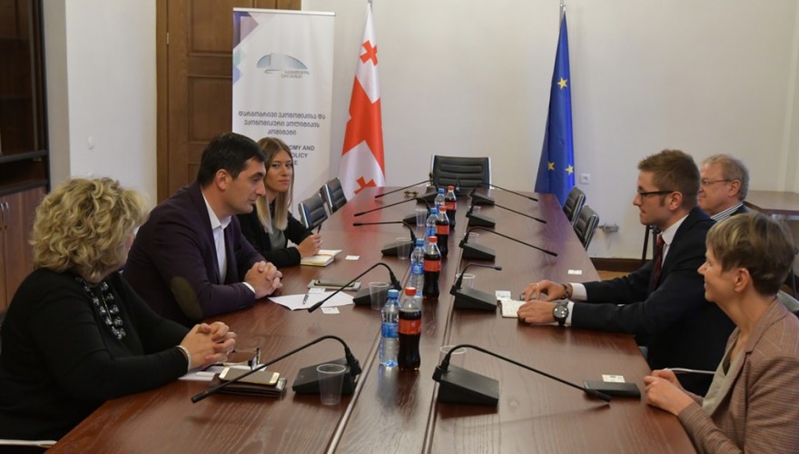 გიორგი ბეგაძე ესტონეთის საერთაშორისო სავაჭრო პალატის ICC-ის გენერალურ მდივანს პიტერ პუსკაის შეხვდა