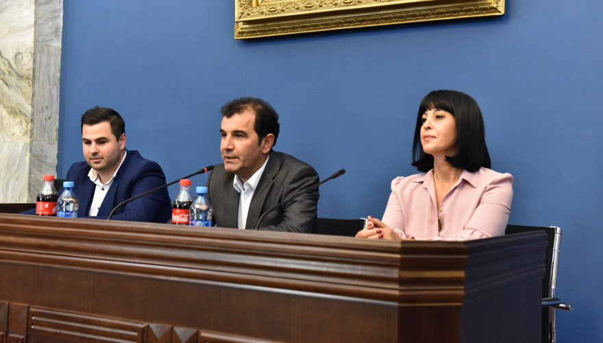 ზაზა ხუციშვილი ევროპული სკოლის მოსწავლეებს შეხვდა