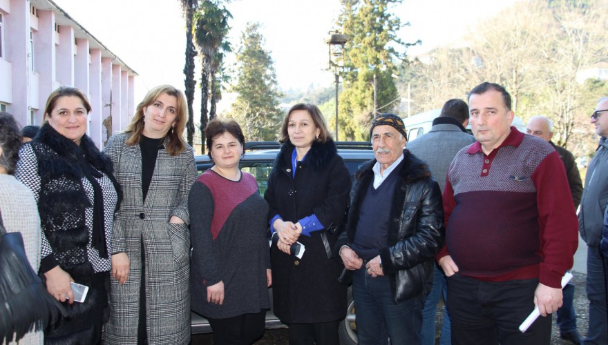 ფატი ხალვაში სოფელ ხალის, გორგაძეების და ჩაისუბნის მოსახლეობას შეხვდა