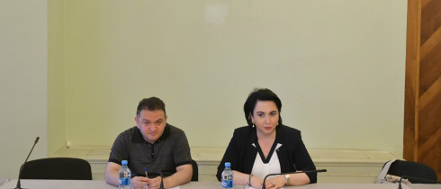 The meeting of Eka Beselia and Gedevan Popkhadze with the group of independent lawyers