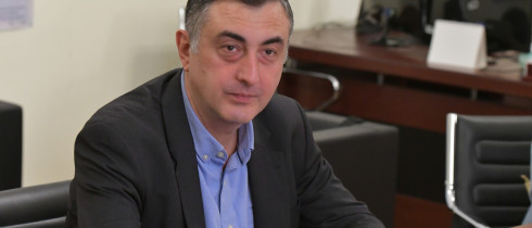 სერგო რატიანი პარლამენტის აპარატის სტაჟიორებს შეხვდა