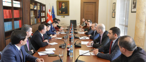 დავით მათიკაშვილი და შალვა კიკნაველიძე ტაჯიკეთის სამთავრობო დელეგაციის წევრებს შეხვდნენ