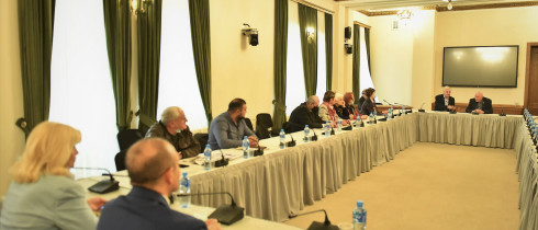 ავთანდილ ენუქიძე ეროვნული უმცირესობების ლიდერთა საბჭოს წევრებს შეხვდა