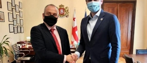 პარლამენტის თავმჯდომარის მოადგილე, კახაბერ კუჭავა ისრაელის სახელმწიფოს საგანგებო და სრულუფლებიან ელჩს საქართველოში, რან გიდორს შეხვდა