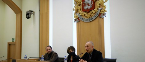 კულტურის კომიტეტის წევრები პოეტ დავით მაღრაძეს შეხვდნენ