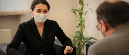 თამარ ჩარკვიანი საქართველოში ამერიკის ელჩის პოლიტიკისა და ეკონომიკის განყოფილების უფროსის მოადგილეს ერონ რუპერტს შეხვდა