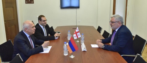 დავით უსუფაშვილი სომხეთის საგანგებო და სრულუფლებიან ელჩს შეხვდა