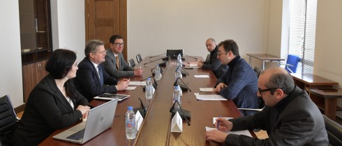 დავით სონღულაშვილი და ხატია წილოსანი ენერგეტიკული გაერთიანების სამდივნოს დირექტორს შეხვდნენ