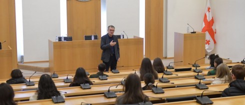 Meeting of Sozar Subari with Members of the Students’ Parliament