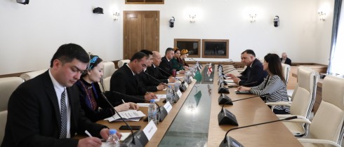 გოგი მეშველიანი თურქმენეთის საპარლამენტო დელეგაციას შეხვდა