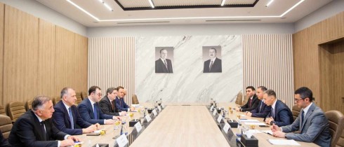 დავით სონღულაშვილი საპარლამენტო დელეგაციის წევრებთან ერთად, აზერბაიჯანის მილი მეჯლისში შეხვედრებს მართავს