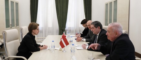 გელა სამხარაული ლატვიის ელჩს შეხვდა