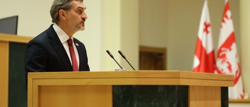 საქართველოს პრეზიდენტი მიხეილ ყაველაშვილი პარლამენტში ყოველწლიური მოხსენებით წარდგა