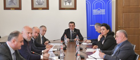 თავდაცვისა და უშიშროების კომიტეტის თავმჯდომარის მოადგილედ ვიქტორ ჯაფარიძე აირჩიეს