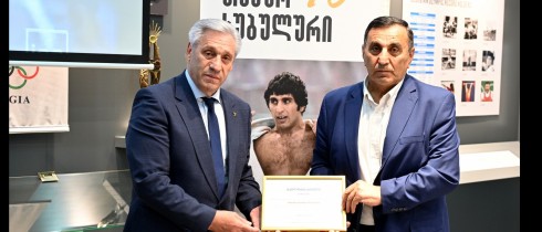 Shota Khabareli Presents Certificate of Appreciation to Two-Time World Champion Temur Khubuluri on Behalf of Sports Committee
