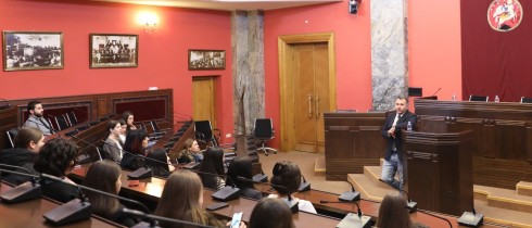 Irakli Shatakishvili met with the children and the pedagogues of Rustavi Public School N5