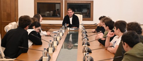 Member of Parliament Geno Petriashvili Met with School Students