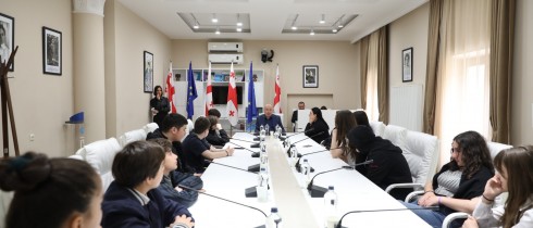 Guram Macharashvili Met with Students of the Gvimriani Public School in Lagodekhi Municipality