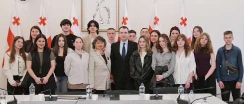Giorgi Chakvetadze Met with Students of Tbilisi Public School No. 128