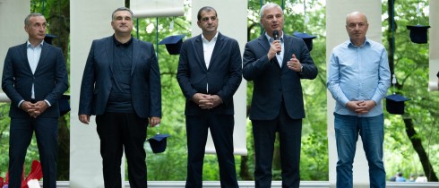 ირაკლი ქადაგიშვილი და გურამ მაჭარაშვილი ლაგოდეხის მუნიციპალიტეტში მცხოვრებ აბიტურიენტებს შეხვდნენ