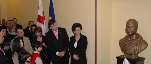 საქართველოს პარლამენტში ზურაბ ჟვანიას ბიუსტი გაიხსნა