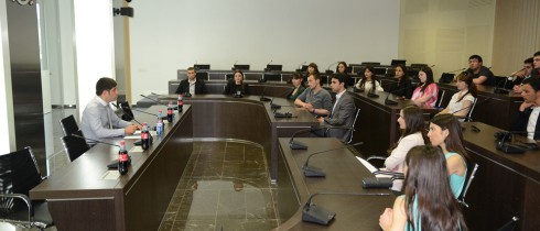 ფრაქცია „ქართული ოცნების“ თავმჯდომარის, ზაქარია ქუცნაშვილის შეხვედრა სტუდენტებთან