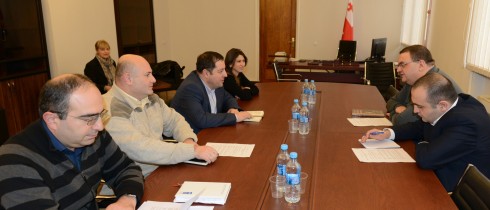 პარლამენტის დიასპორისა და კავკასიის საკითხთა კომიტეტის თავმჯდომარე გუბაზ სანიკიძე და თავმჯდომარის პირველი მოადგილე შალვა კიკნაველიძე დიასპორის საკითხებში სახელმწიფო მინისტრის მოადგილე ზაალ სარაჯიშვილს შეხვდნენ