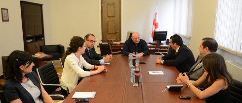 დიასპორისა და კავკასიის საკითხთა კომიტეტის თავმჯდომარის, თეიმურაზ ჭკუასელის და დიასპორის საკითხებში საქართველოს სახელმწიფო მინისტრის პირველი მოადგილის, ზაალ სარაჯიშვილის შეხვედრა საქართველოს სამეფო სახლის მეთაურთან, დავით ბაგრატიონ-მუხრანელთან