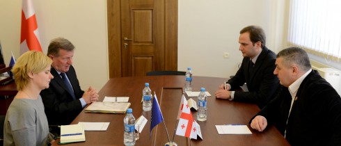 ფრაქცია „საქართველოს პატრიოტების“ თავმჯდომარე, გიორგი ლომია საქართველოში ევროკავშირის წარმომადგენლობის ხელმძღვანელს, იანოშ ჰერმანს შეხვდა