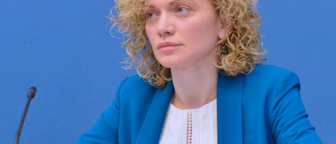 ევროპასთან ინტეგრაციის კომიტეტის თავმჯდომარე, თამარ ხულორდავა საქართველოს პრემიერმინისტრის, გიორგი კვირიკაშვილის მიერ მედიაომბუდსმენის ინსტიტუტის შექმნის ინიციატივას გამოეხმაურა