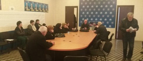 კობა ნაკაიძე იპოთეკით დაზარალებულ მოსახლეობას შეხვდა