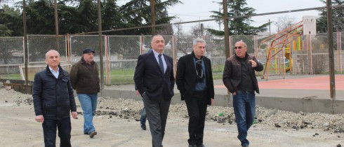 შოთა ხაბარელმა და დავით კერესელიძემ ახალი სპორტული მოედნების მოწყობითი სამუშაოები დაათვალიერეს