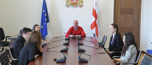პარლამენტის წევრმა, კობა ნაკაიძემ სტუდენტური პარლამენტის ჯანდაცვის კომიტეტის წევრებთან შეხვედრა გამართა