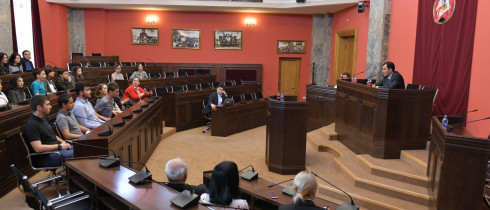 ზაზა ხუციშვილი და გიორგი გაჩეჩილაძე გარემოს დაცვის საკითხებით დაინტერესებულ მოსწავლეებს შეხვდნენ