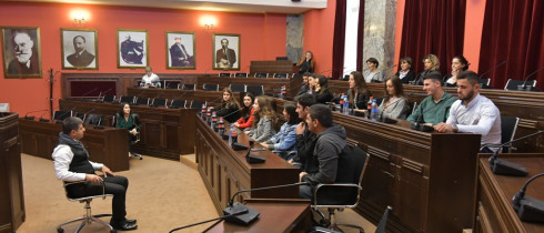 ზაქარია ქუცნაშვილი თიანეთის, ყაზბეგის და დუშეთის მაჟორიტარული ოლქის პირველკურსელებს შეხვდა