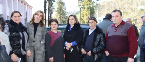 ფატი ხალვაში სოფელ ხალის, გორგაძეების და ჩაისუბნის მოსახლეობას შეხვდა
