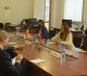 თეონა აქუბარდია და ხათუნა სამნიძე დიდი ბრიტანეთის გაერთიანებული სამეფოს ელჩს შეხვდნენ